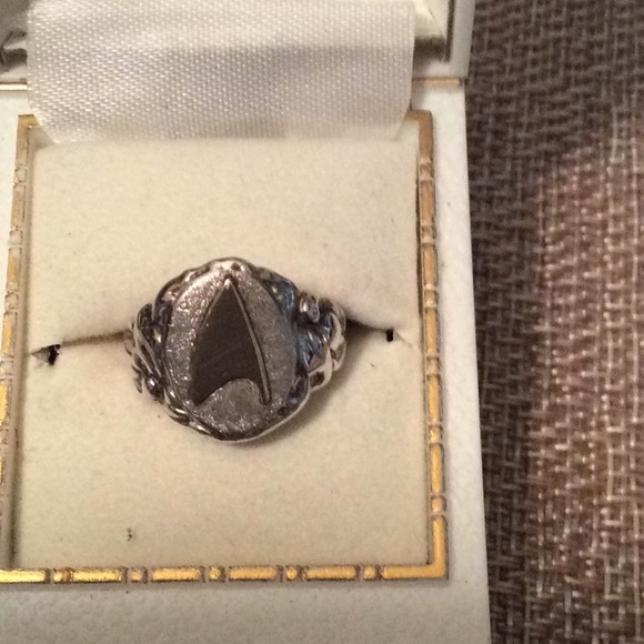 Ring - Picture 1 of 1